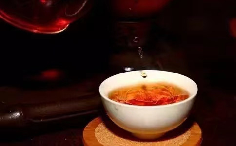 Chá preto Shan Xiaochong 80g caixa de presente em lata chá Wuyi Shan Xiaochong Lianyun fábrica de chá por atacado