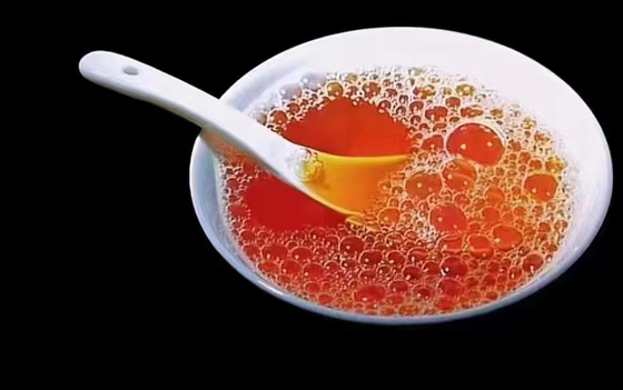 O chá de rocha Wuyi é o chá oolong, produzido na Montanha Wuyi, no norte de Fujian, árvores de chá crescem em fendas de rocha