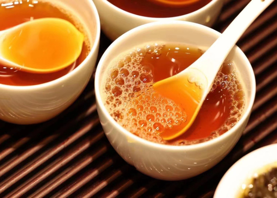 Chá Oolong que decompõe o sabor floral gorduroso