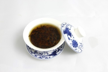 Experimente a elegância do Feibai Anji chá branco botão dourado - chá de peônia dourada