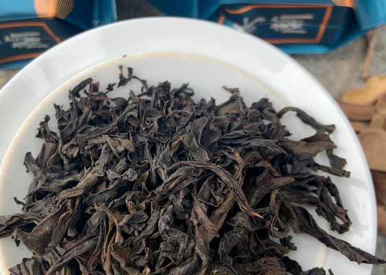 Smoky Lapsang Races Tea com temperatura de preparação de 95-100 ° C e tempo de preparação de 3-5 minutos