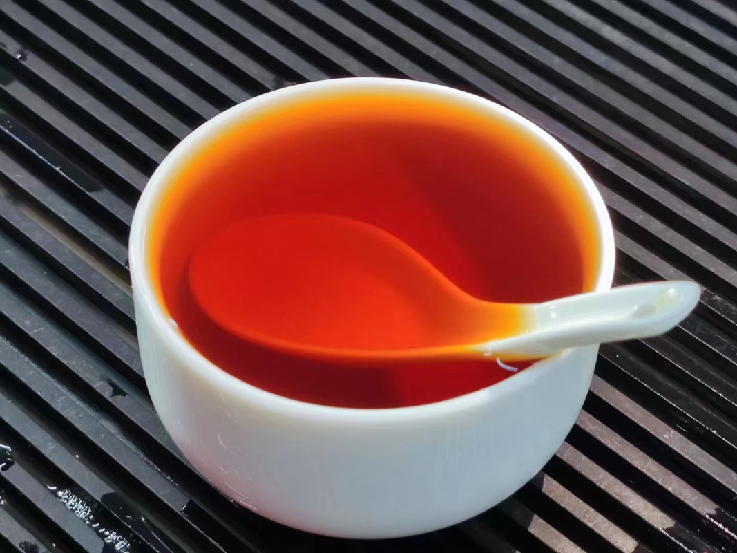 Jin Junmei 80g caixa de presente em lata chá wuyi flor de montanha pequena semente fábrica de chá lianyun atacado