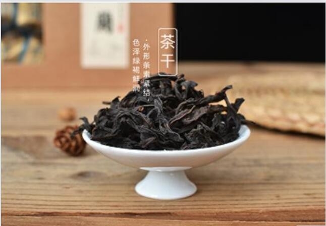 2022 Novo chá cabeça primavera Wuyi Mountain chá preto Zhengshan pequenas flores frutíferas alta montanha chá silvestre Tongmu Guan SAN t